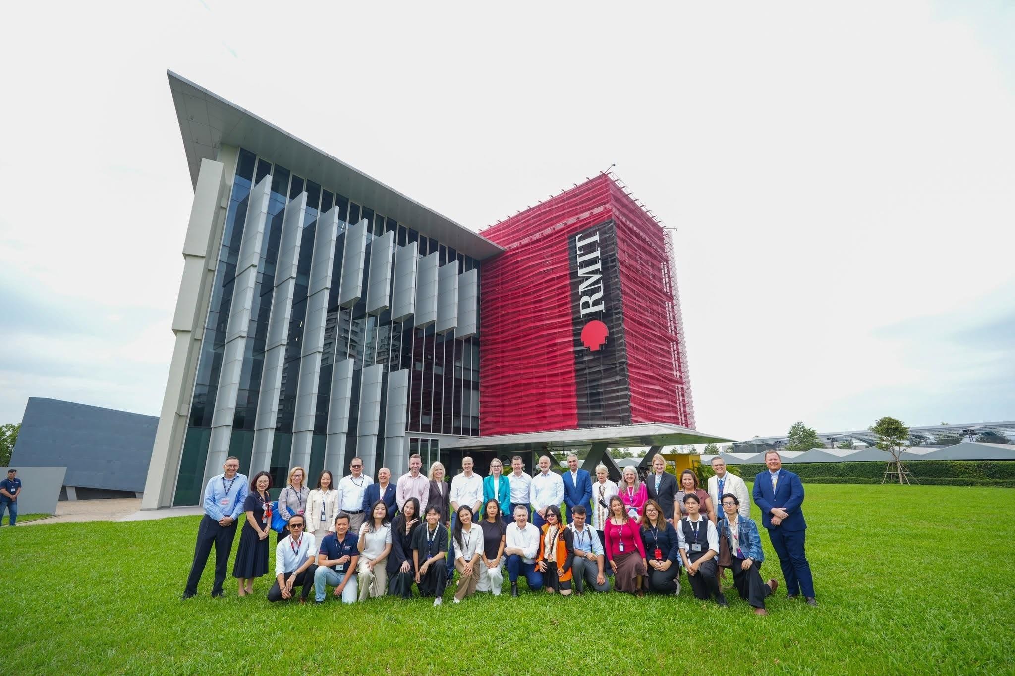 rmit1_1786432704.jpg