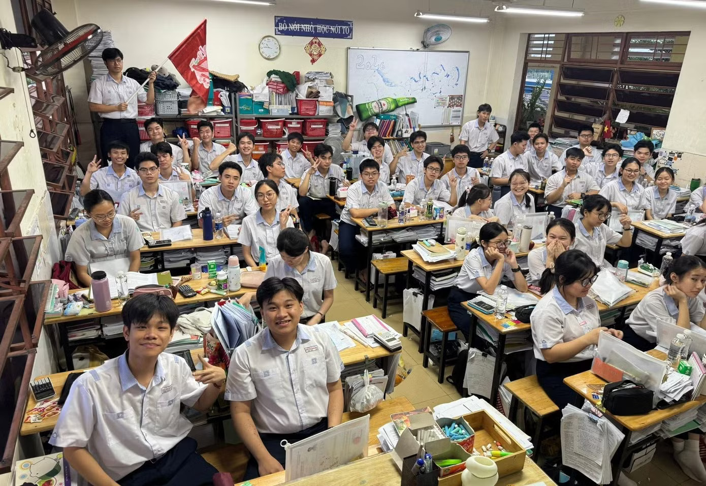 Nóng: Một lớp có 46/47 học sinh trúng tuyển trường y, 2 em đạt 30 điểm - Ảnh 3.