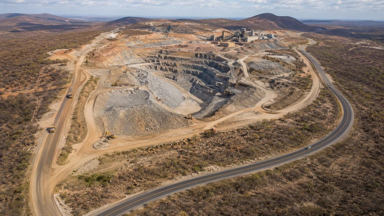 a-highway-is-in-the-way-of-208-tons-of-gold-br-226-will-be-relocated-in-northeas_1786522793.jpg