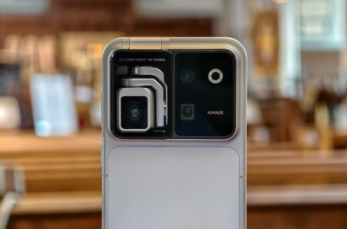 robot-phone-2.jpg