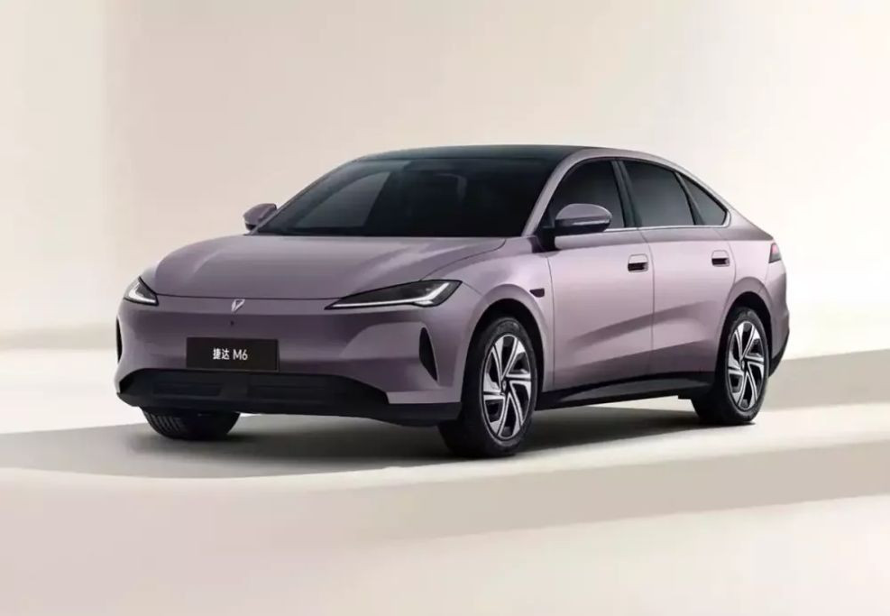 Sedan điện Jetta M6