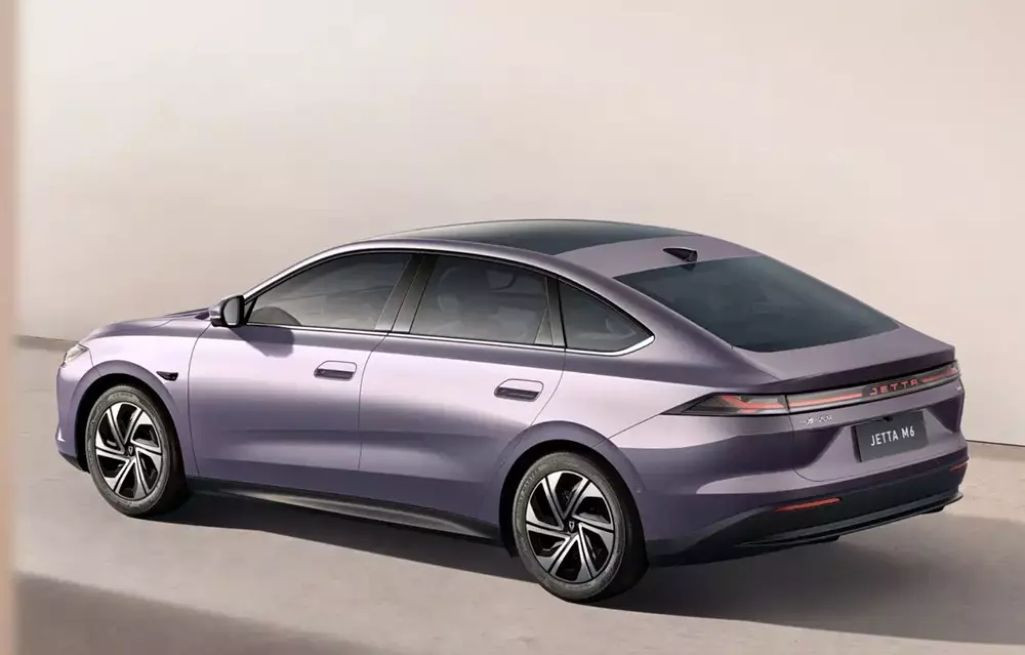 Jetta M6 là sedan cỡ D
