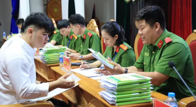 Ảnh: Học viện Cảnh sát Nhân dân Các trường Công an công bố điểm chuẩn, cao nhất 24,42 điểm - Ảnh 1.