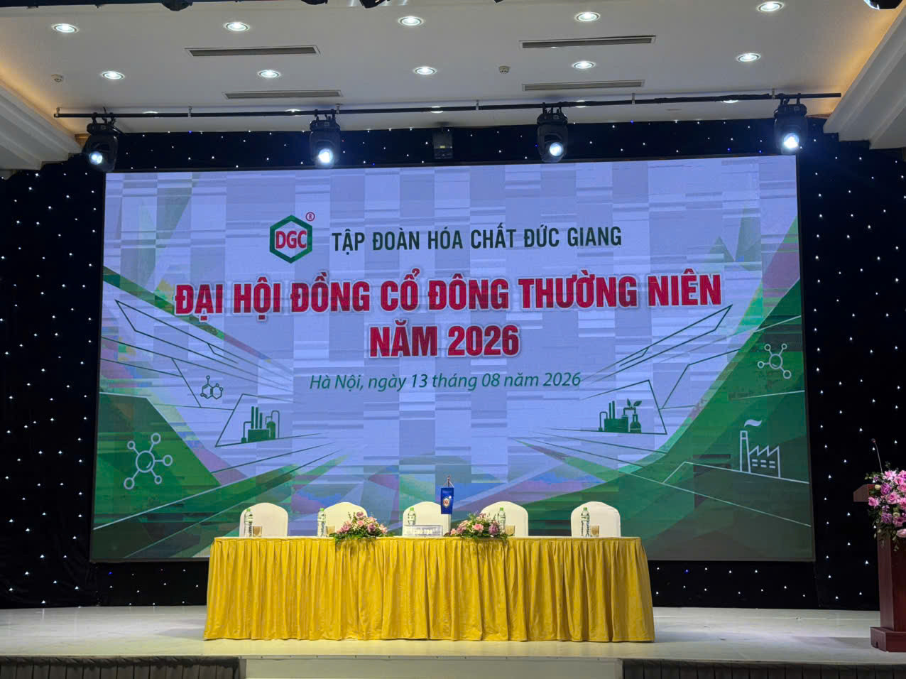 Hóa chất Đức Giang (DGC): Sau biến cố khởi tố, ông Lưu Bách Đạt bất ngờ xuất hiện tại ĐHĐCĐ