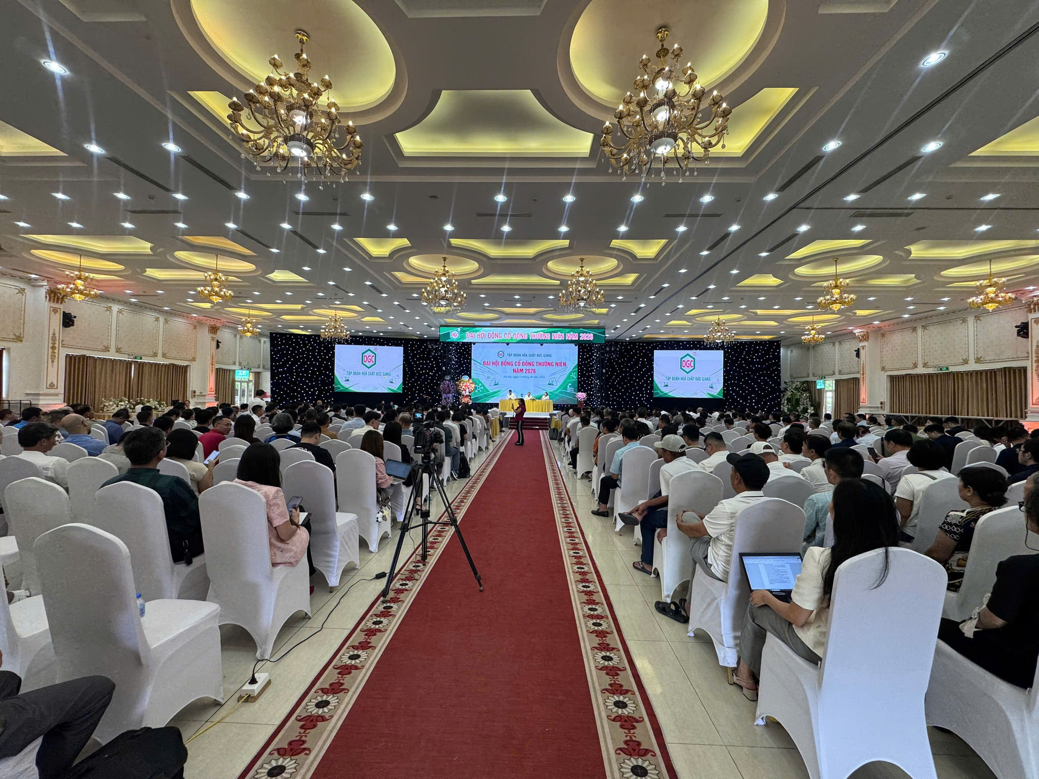 Không thể cạnh tranh với cồn giá rẻ từ Mỹ, Hóa chất Đức Giang (DGC) ' bỏ cuộc' với nhà máy 50.000 tấn/năm - Ảnh 1.