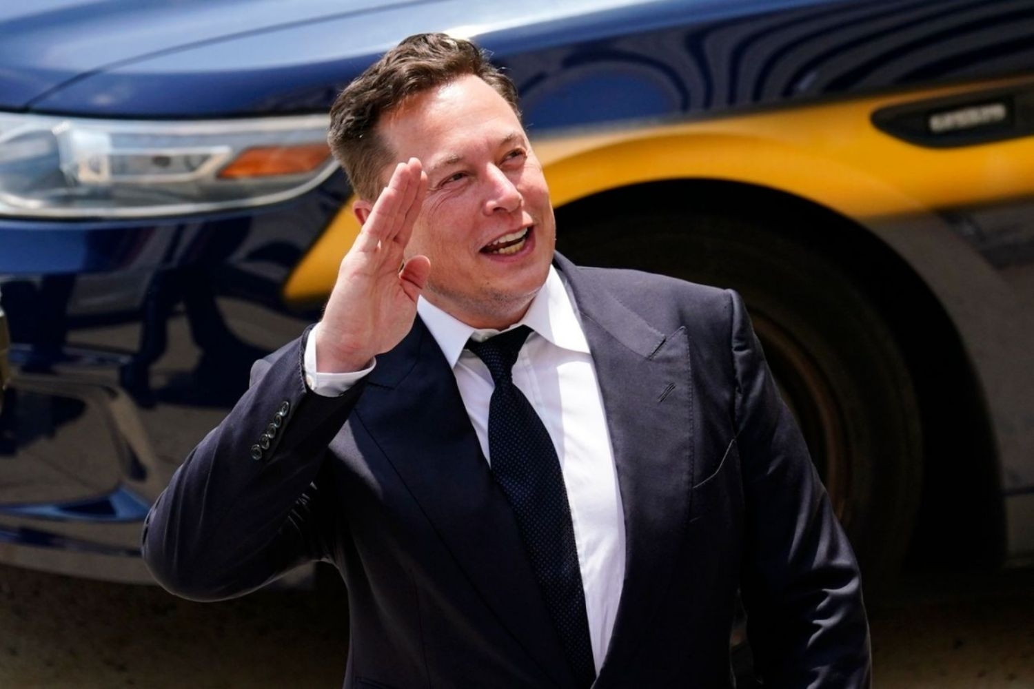Tỉ phú Elon Musk