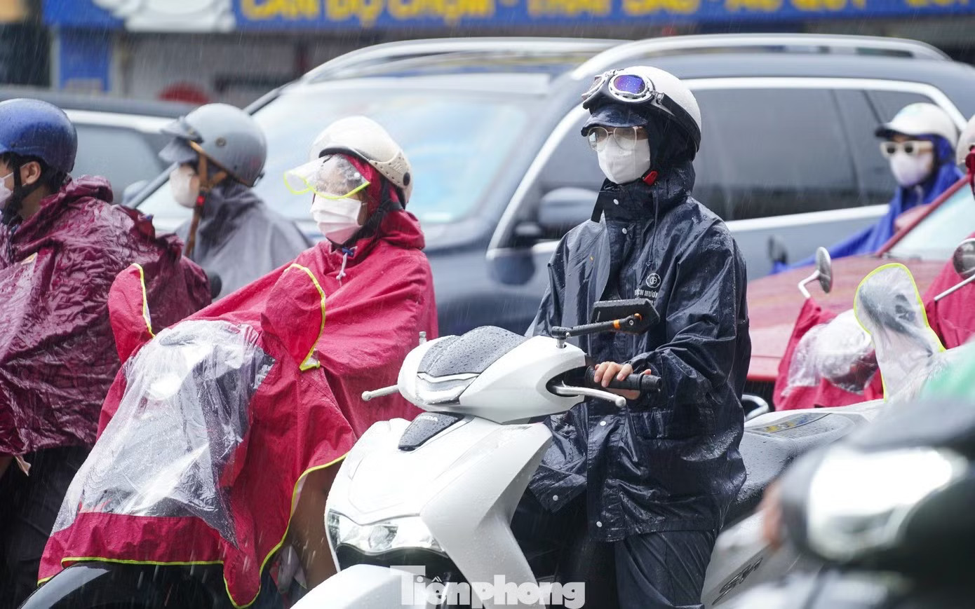 Miền Bắc đón nhiều ngày có mưa dông xuất hiện. Miền Bắc đón nhiều ngày có mưa dông - Ảnh 1.