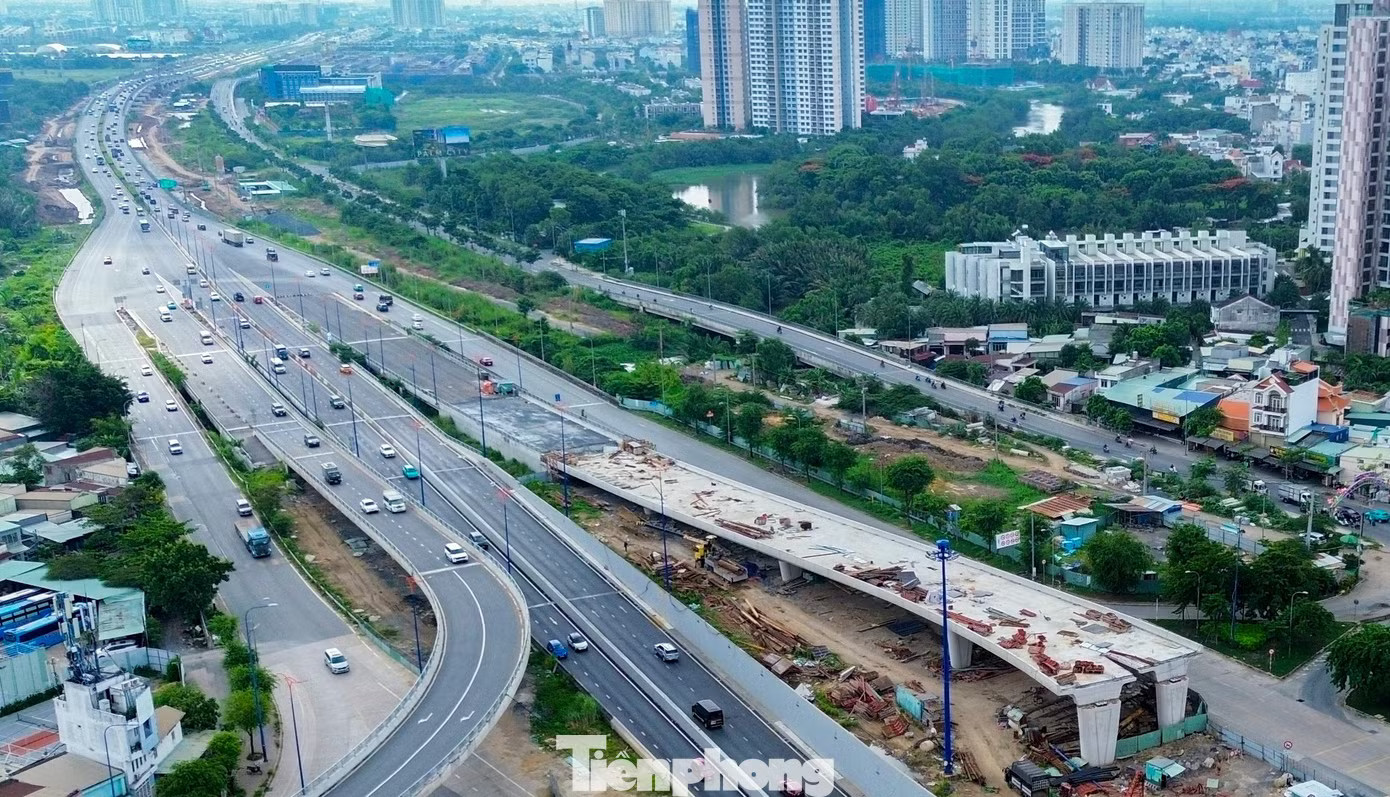 Toàn cảnh nút giao hơn 3.400 tỷ đồng ở TPHCM đang vướng mặt bằng - Ảnh 4.