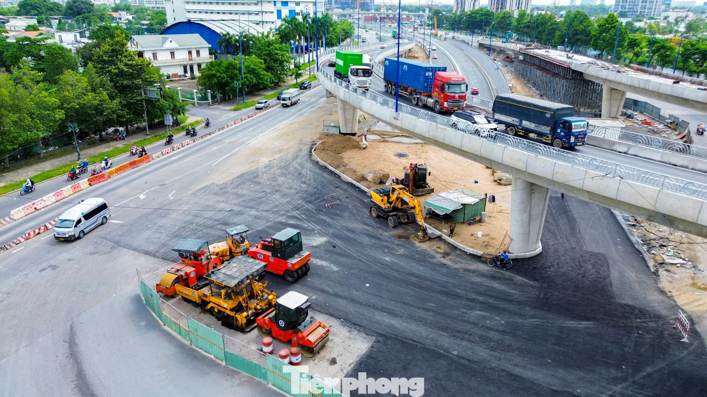 Toàn cảnh nút giao hơn 3.400 tỷ đồng ở TPHCM đang vướng mặt bằng - Ảnh 2.