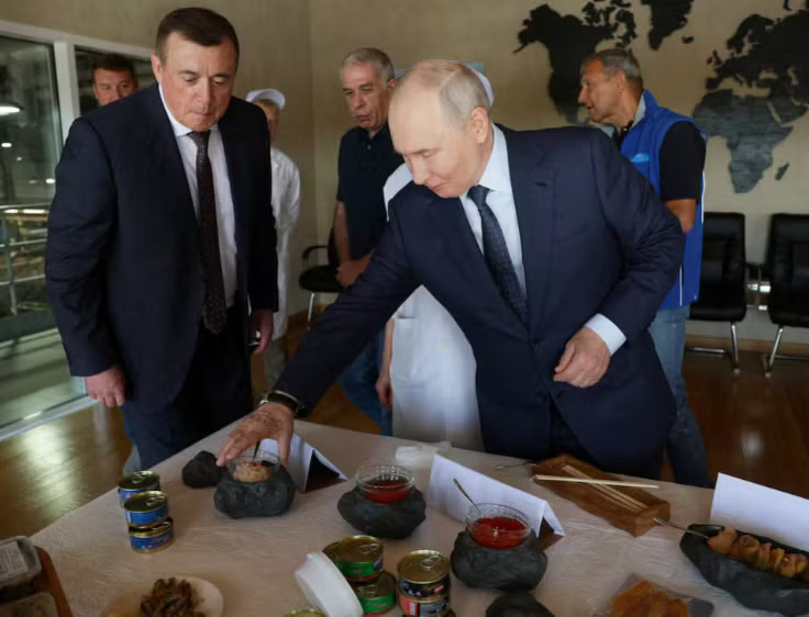 Hàm ý với quan hệ Trung - Nhật khi Tổng thống Nga Putin đặt chân tới Kuril - Ảnh 1.