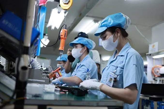 Doanh nghiệp FDI vẫn duy trì đà xuất siêu, trong khi doanh nghiệp trong nước nhập siêu lớn. Nhập siêu hơn 20 tỷ USD: Áp lực đến từ đâu? - Ảnh 2.