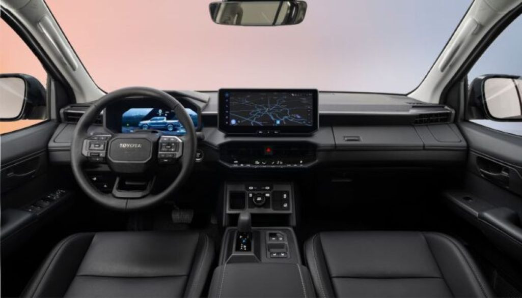 Toyota Fortuner thế hệ mới với khoang lái thể thao