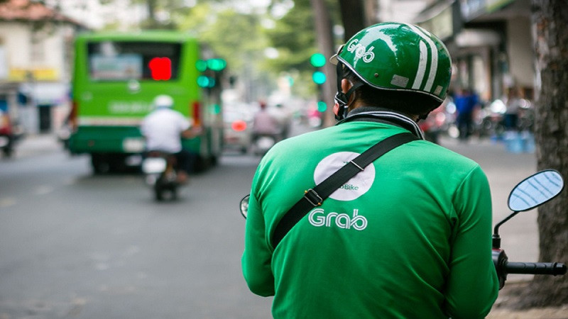 Cạnh tranh quyết liệt với Green SM, Grab vẫn thu 140 triệu USD tại Việt Nam