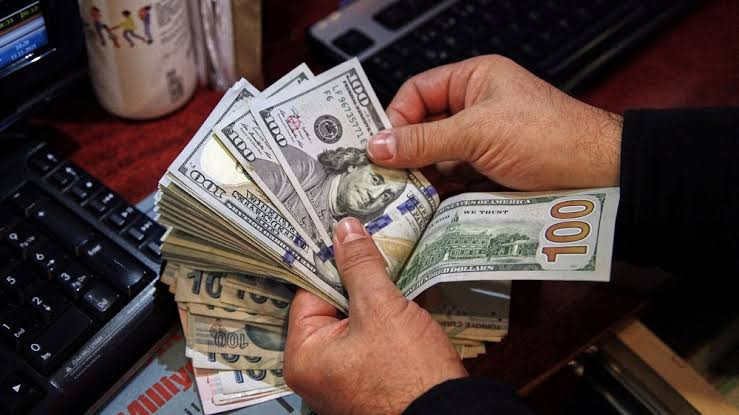 Tỷ giá USD tuần 10-14/8: USD tự do giảm hơn 2.000 đồng từ đỉnh, tỷ giá trung tâm vẫn tăng