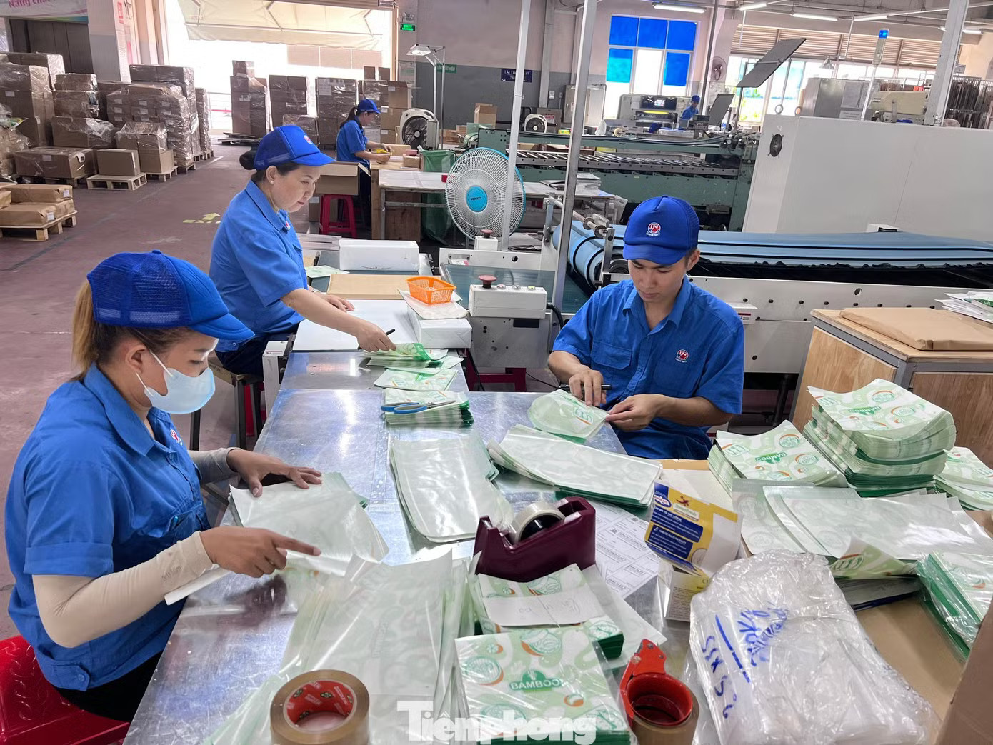 Dòng tiền khổng lồ đổ vào ngân hàng, sao doanh nghiệp không thể tiếp cận? - Ảnh 2.