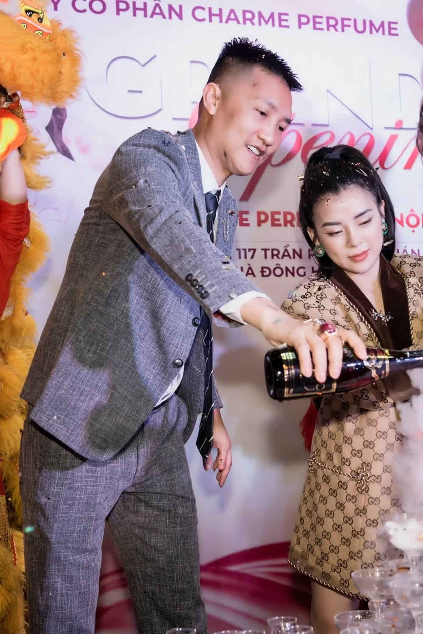Vụ Huấn Hoa Hồng: Chiêu trò né thuế, livestream - Ảnh 2.