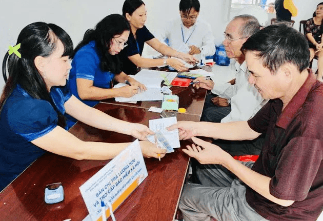 dang-vien-nhan-tien-2.png