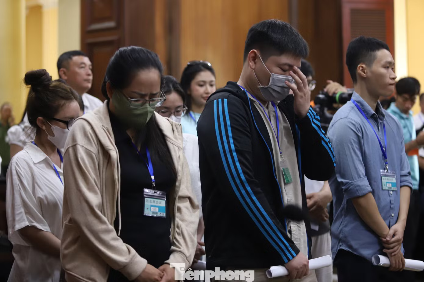 Xét xử Chi Dân, An Tây, 'Cô tiên từ thiện' hầu tòa tại đầu cầu Trại tạm giam Chí Hòa - Ảnh 11.