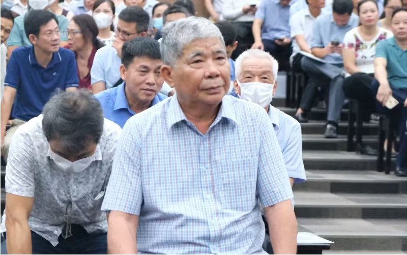 Đại gia 'điếu cày' Lê Thanh Thản bị truy tố: 519 khách hàng chưa có sổ đỏ, hơn 531 tỷ đồng bị cáo buộc thu lợi - Ảnh 2.