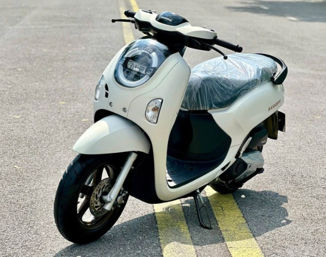 Đèn trước độc đáo của Honda Scoopy