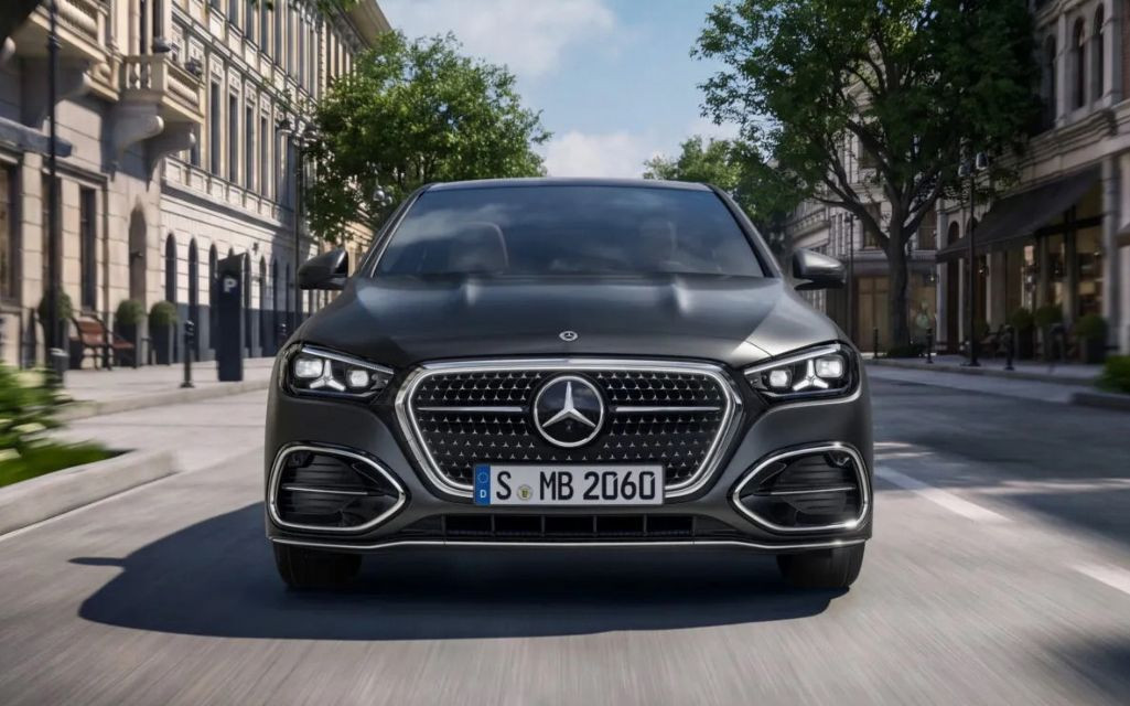 Lưới tản nhiệt phát sáng Mercedes-Benz C-Class