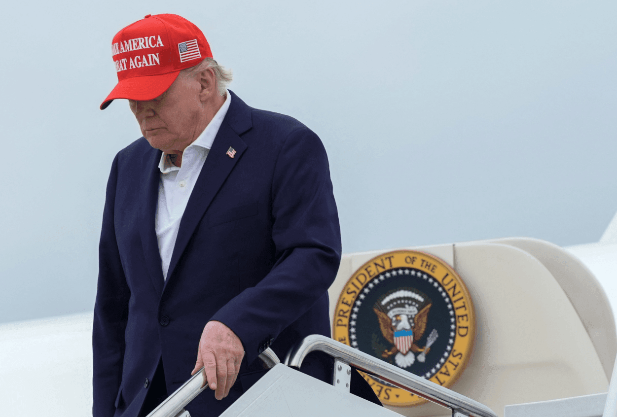 Ông Trump từ chối gia hạn ngừng bắn với Iran, đe dọa nã bom Oman nếu 'cản đường'