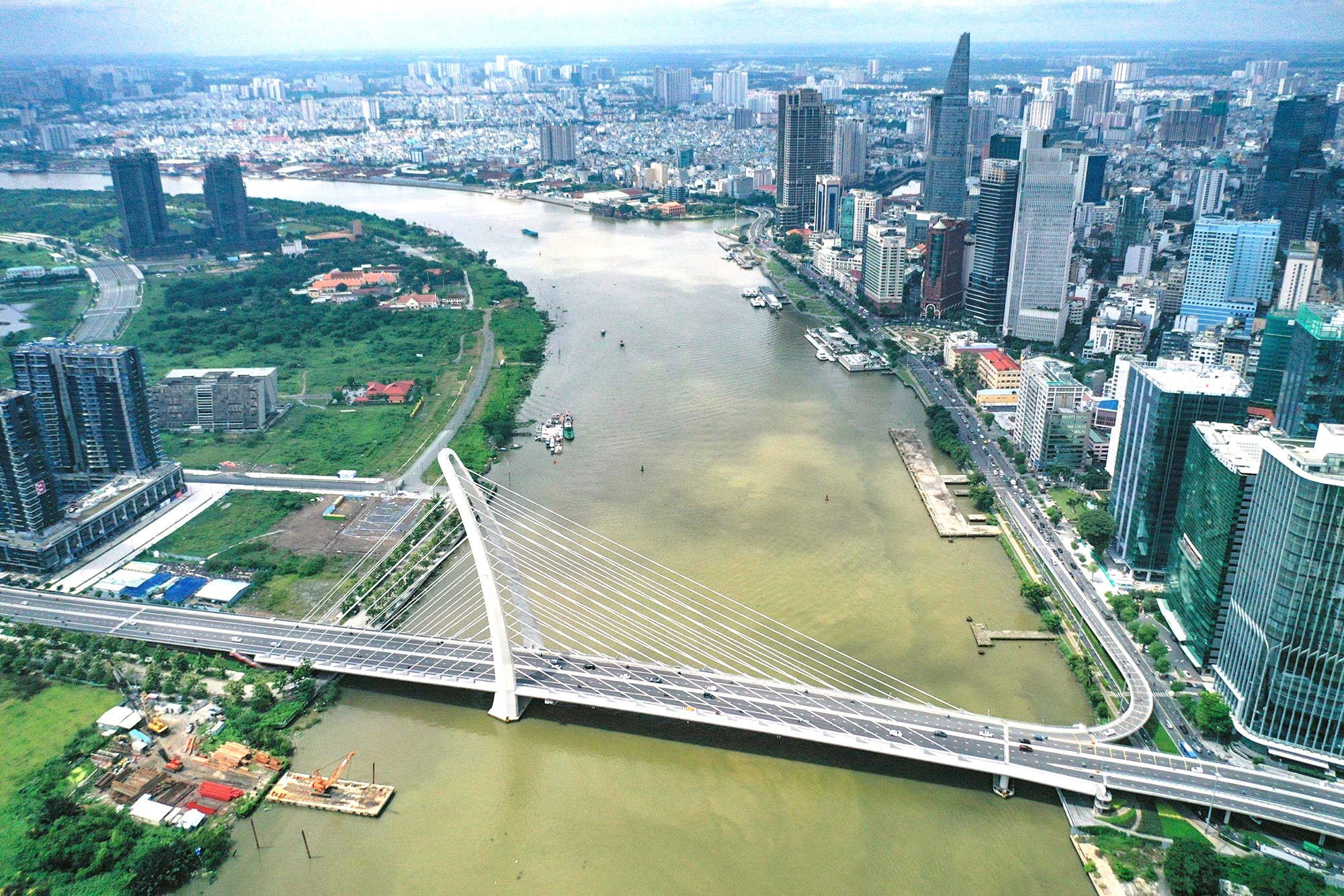 hien-trang-mat-tien-bo-song-doi-dien-trung-tam-tphcm-duoc-de-xuat-cai-tao-1-1694070396-888-width2000height1334.jpeg