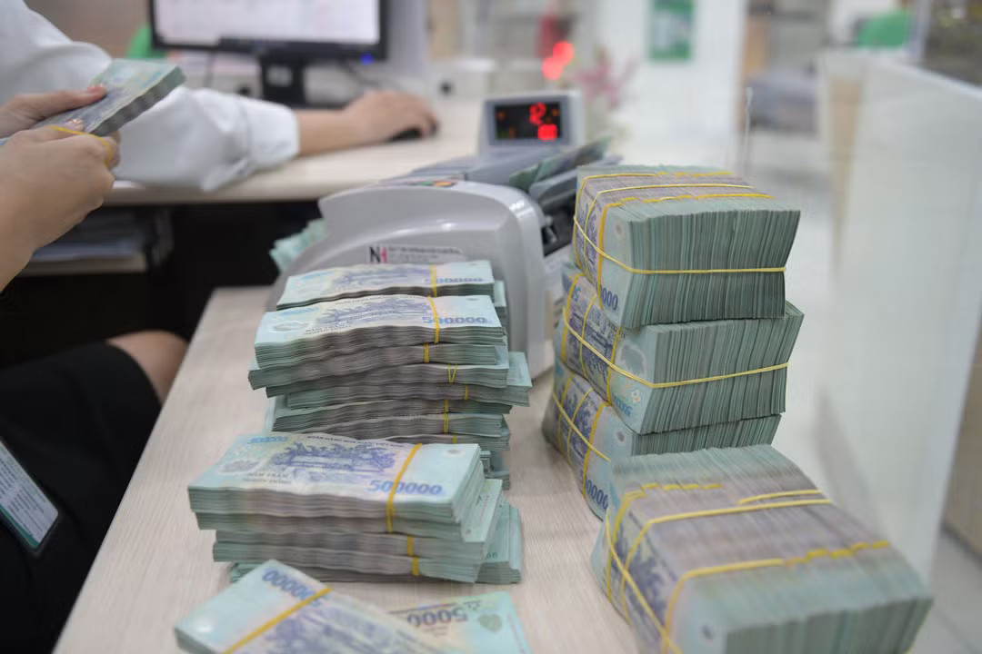 Gói tín dụng ưu đãi thuộc chương trình 220.000 tỷ dành cho doanh nghiệp nhỏ và vừa kỳ vọng sớm hỗ trợ được nhiều doanh nghiệp. Ảnh minh họa. Hơn 155.000 doanh nghiệp rút khỏi thị trường: Tứ bề sức ép? - Ảnh 3.