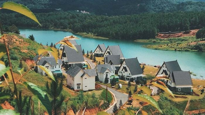 khu-du-lich-quoc-gia-ho-tuyen-lam.jpg