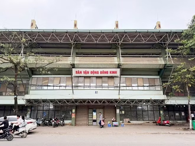 Sân vận động Đông Kinh, Lạng Sơn. Tháo dỡ sân vận động Đông Kinh - Ảnh 1.