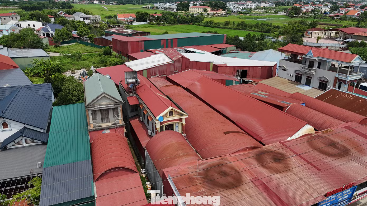 Hà Nội: Xử lý hàng loạt vi phạm lấn chiếm đất nông nghiệp, đất công - Ảnh 2.