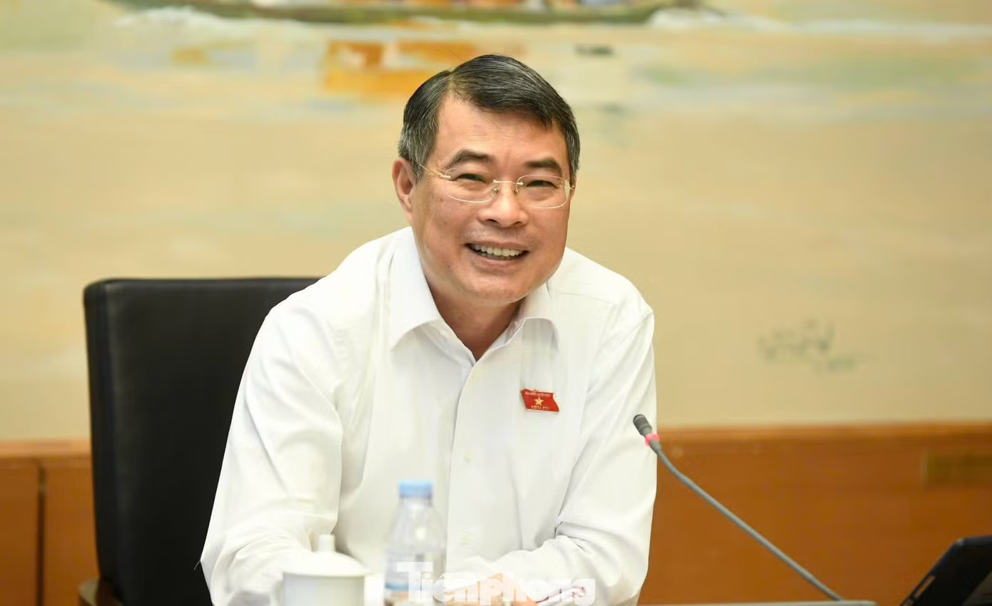 Thủ tướng Lê Minh Hưng giải đáp câu hỏi 'vì sao giá nhà cao'? - Ảnh 1.
