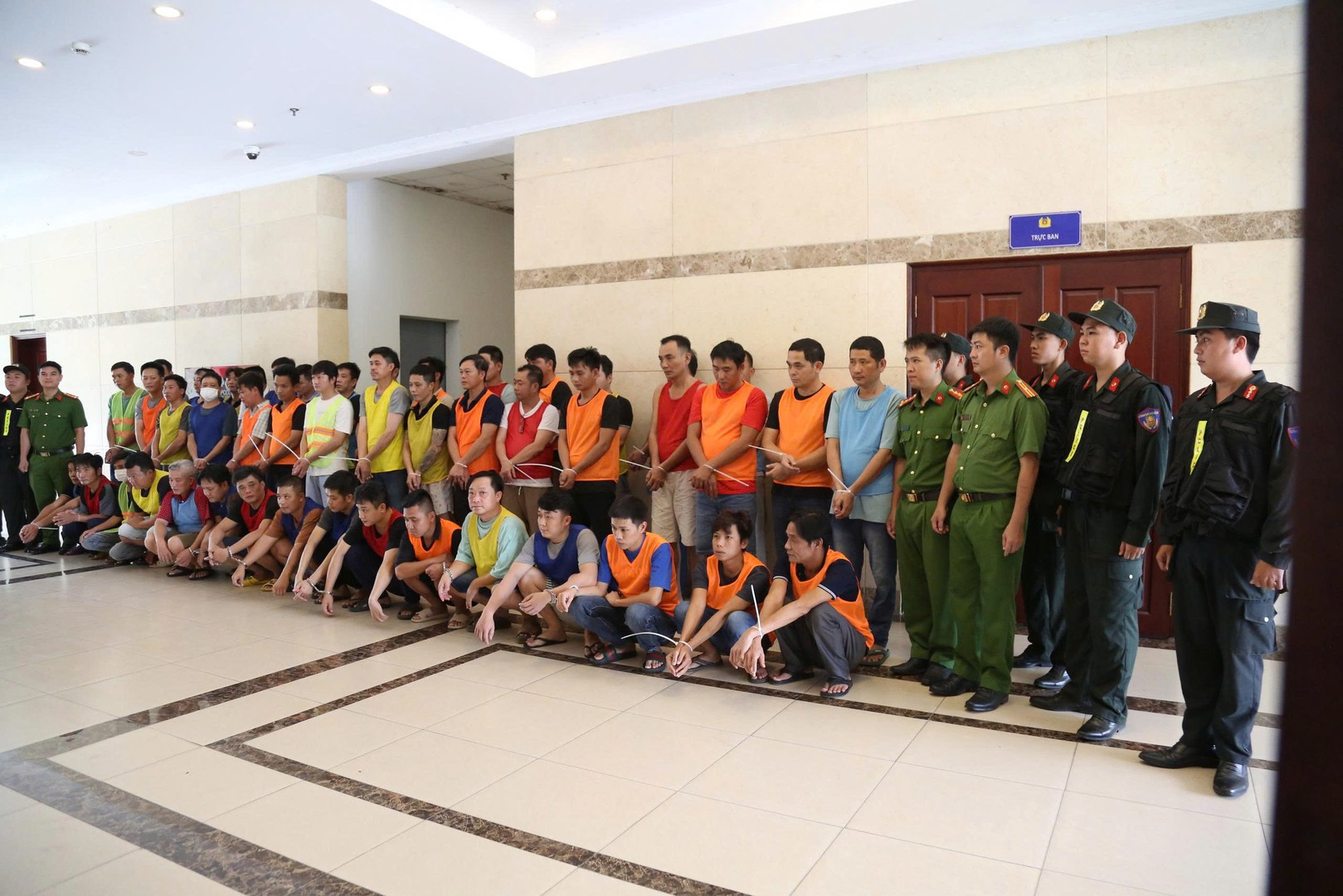 Triệt xóa đường dây cờ bạc qua mạng với số tiền giao dịch hàng trăm tỷ đồng- Ảnh 1.