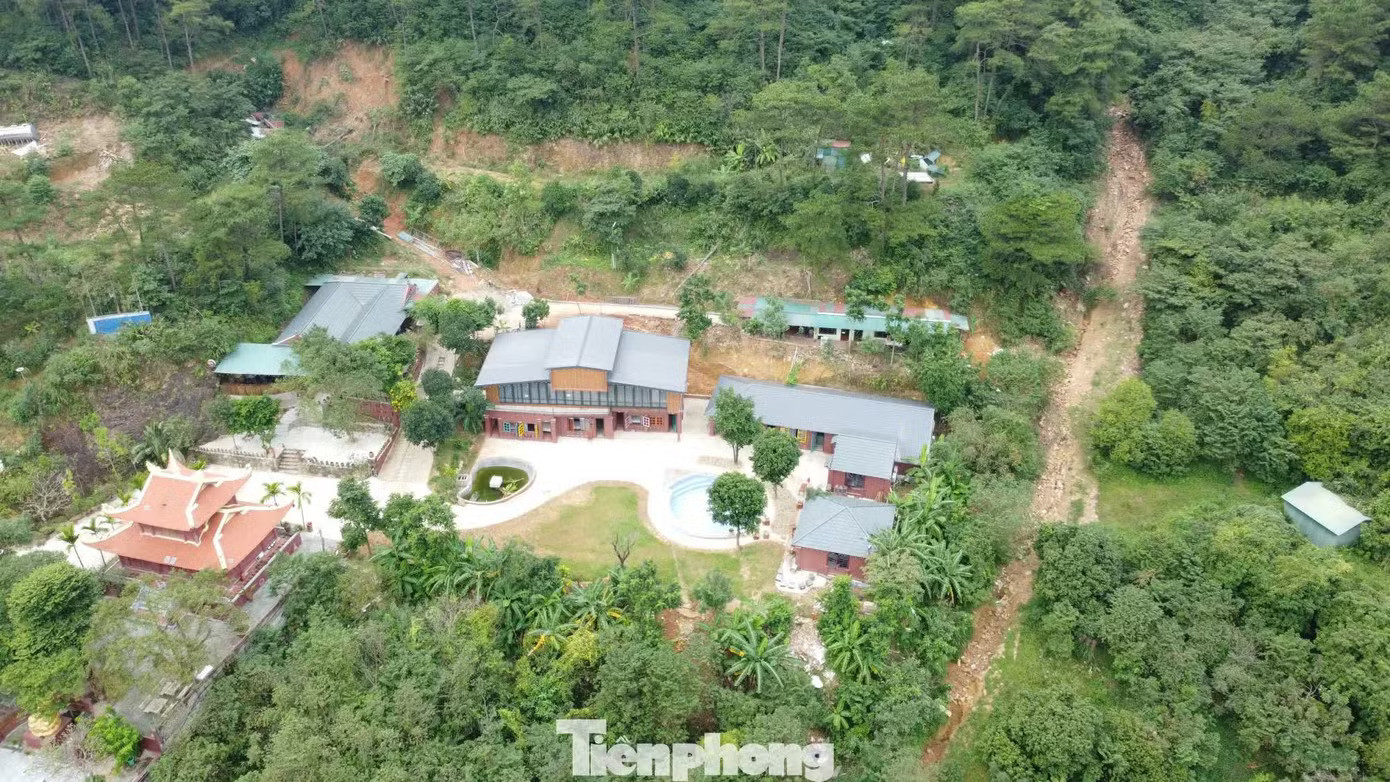 Hà Nội 'chốt hạn' xử lý dứt điểm villa, homestay xẻ rừng quanh hồ Đồng Đò - Ảnh 1.