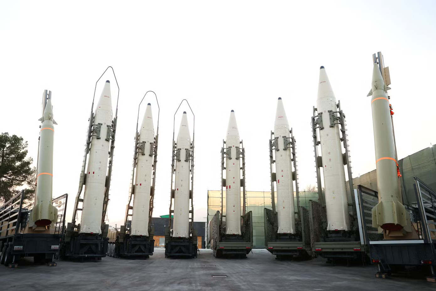 Dàn tên lửa đạn đạo của Iran. (Ảnh: Reuters) Iran cảnh báo sẽ mạnh tay hơn nếu chiến tranh tái bùng phát - Ảnh 1.