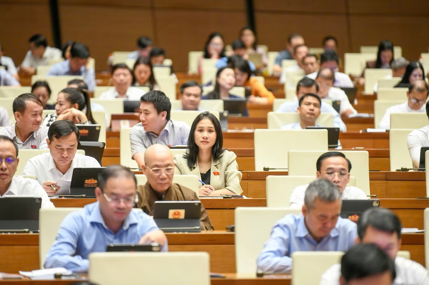 Quốc hội bàn chính sách sửa đổi Luật Đất đai và Luật Nhà ở - Ảnh 1.