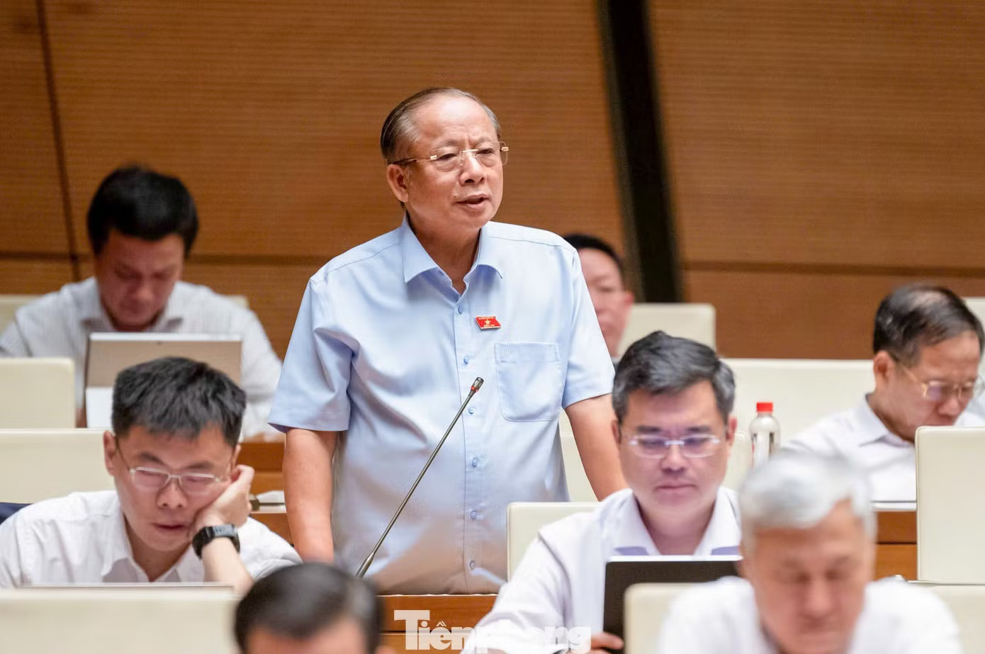 ĐBQH Nguyễn Văn Thân. Ảnh: Như Ý. Lý do chọn doanh thu dưới 10 tỷ để đề xuất giảm thuế 30% - Ảnh 1.