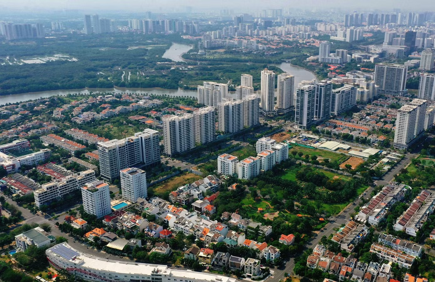 Ngăn chặn các hành vi thao túng, thổi giá bất động sản. Bao giờ hết cảnh tiền đã trao, nhà mất hút? - Ảnh 3.