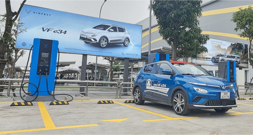 Các hãng xe điện liên tiếp ra các chương trình khuyến mại sạc xe