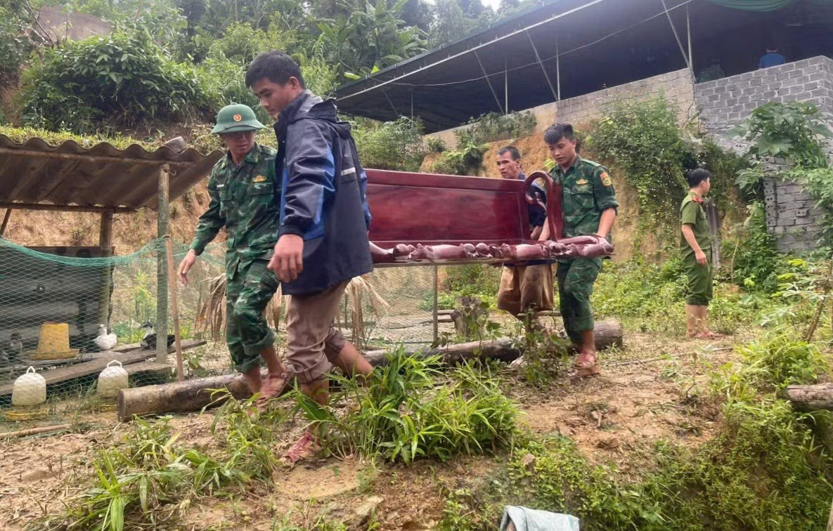 Mưa lũ, sạt lở đất, Thanh Hóa sơ tán gần 900 người dân khỏi vùng nguy hiểm - Ảnh 3.