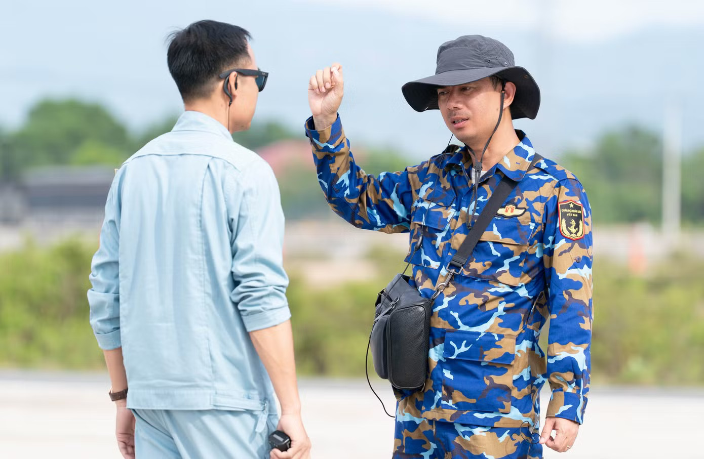 Sao nhập ngũ chấn chỉnh dàn nghệ sĩ - Ảnh 3.