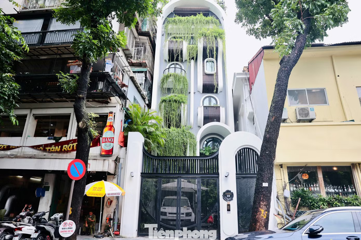Thanh tra Chính phủ xác định trách nhiệm để cá nhân lấn chiếm đất công, hủy hoại tài sản trên đất được giao quản lý, sử dụng thuộc Bảo tàng Cách mạng Việt Nam và Bảo tàng Lịch sử quốc gia từ năm 2011. Từ kết quả thanh tra, Thanh tra Chính phủ yêu cầu Bảo tàng Lịch sử quốc gia phối hợp với cơ quan có thẩm quyền làm rõ việc để cá nhân lấn chiếm đất công tại cơ sở nhà, đất số 23 Tông Đản. Cận cảnh biệt thự có 80m2 lấn chiếm đất Bảo tàng Lịch sử quốc gia nhưng vẫn được cấp sổ đỏ - Ảnh 8.