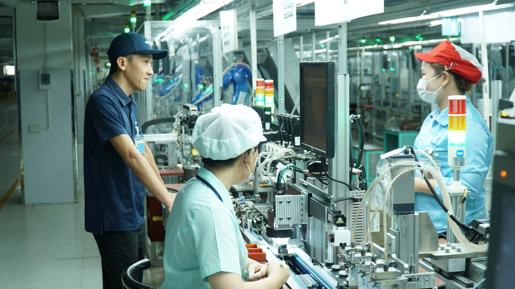 Chuyên gia cho biết tăng trưởng GDP ở Việt Nam thời gian qua chủ yếu dựa trên vốn và lao động chứ không phải năng suất.