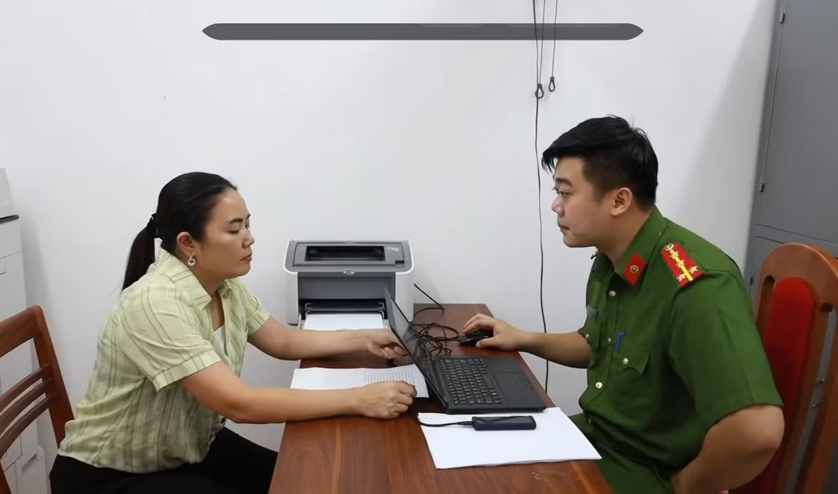 Bị can Bùi Thị Kim Tuyên. Ảnh: CACC Hải Sa Pa bỏ 30 tỷ đồng nhập thịt trâu đông lạnh Ấn Độ rồi 'phù phép' thành đặc sản Tây Bắc - Ảnh 2.