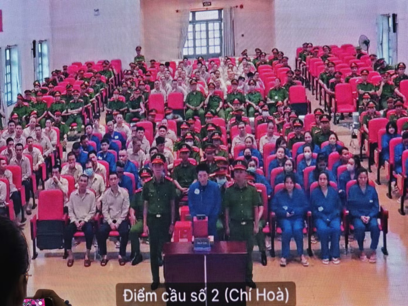 Đại án VN10: Chi tiết mức án đề nghị đối với ca sĩ Chi Dân, người mẫu An Tây và 'Cô tiên từ thiện' - Ảnh 2.