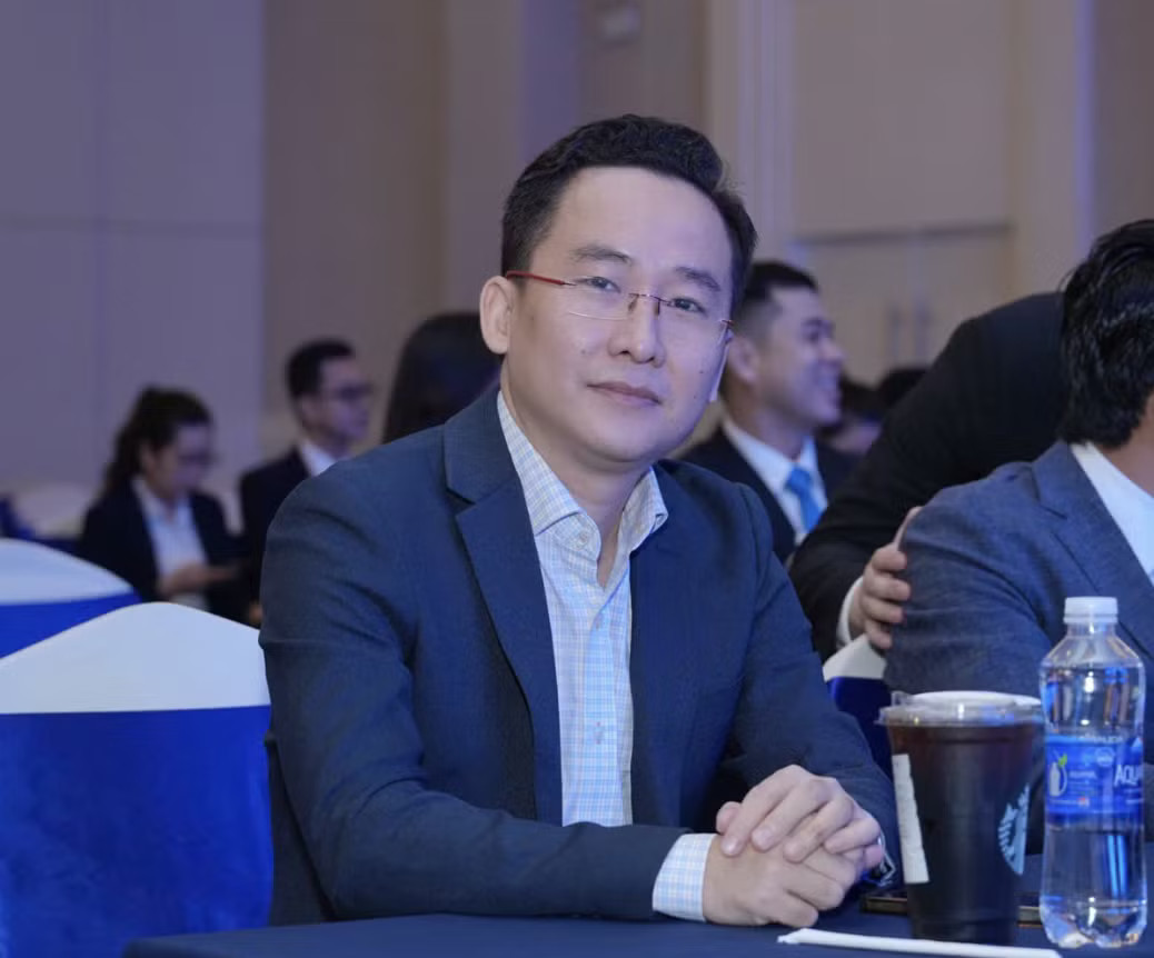 TS. Châu Đình Linh - Giảng viên trường Đại học Ngân hàng TPHCM. Có nên đầu tư vàng bạc lúc này? - Ảnh 2.