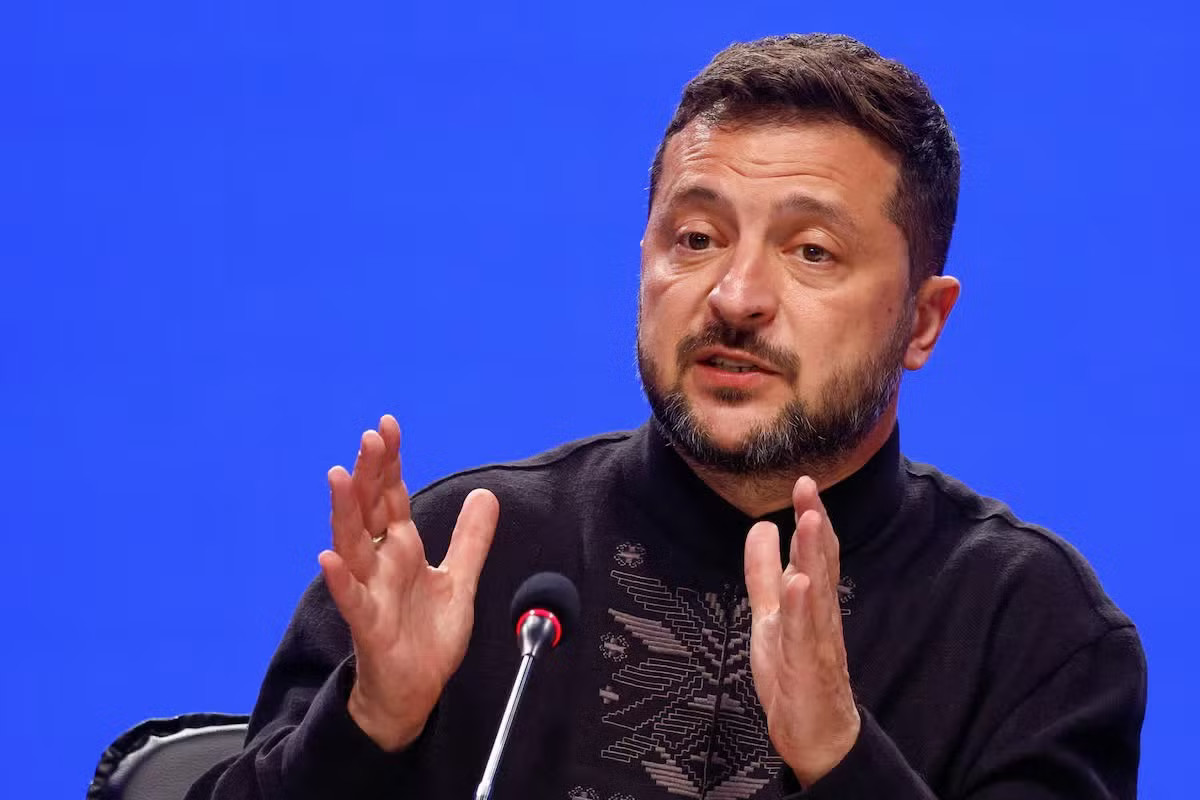 Tổng thống Ukraine Volodymyr Zelensky. (Ảnh: Reuters) Nội dung đề xuất ba điểm mà Ukraine muốn gửi Mátxcơva - Ảnh 1.