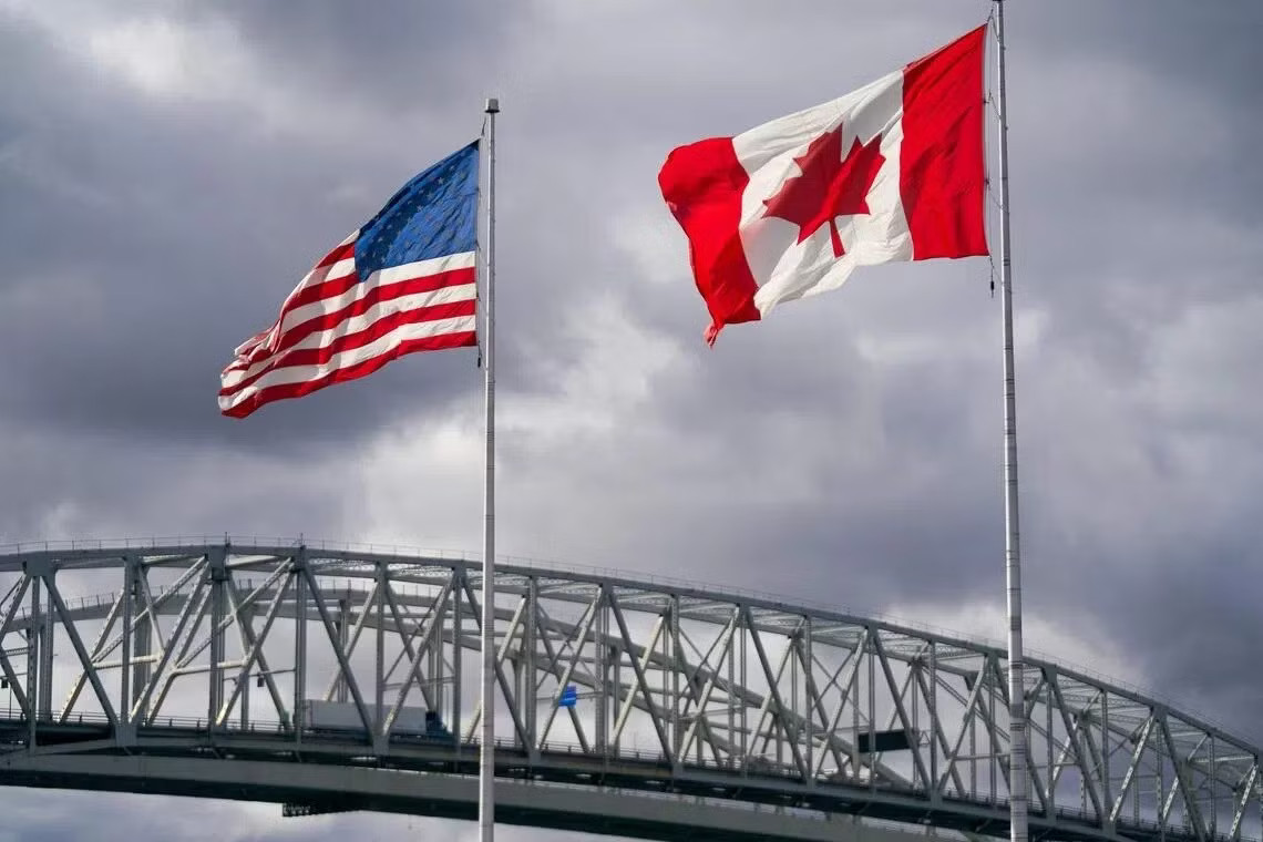 Mỹ đe dọa áp thuế 50% với toàn bộ ô tô, linh kiện Canada - Ảnh 2.