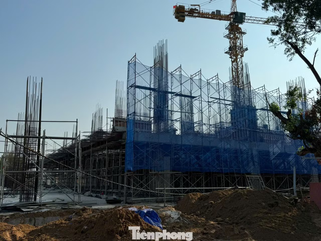 Trong 5 - 10 năm tới, dòng vốn có thể sẽ chảy vào những khu vực mà hiện tại nhu cầu đang rất cao, đó là bất động sản nhà ở và bất động sản công nghiệp. Giá căn hộ ở TPHCM giảm mạnh sau sáp nhập - Ảnh 3.