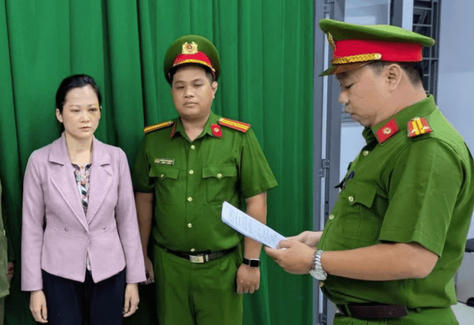 Chủ nha khoa nổi tiếng lĩnh án 2 năm tù treo
